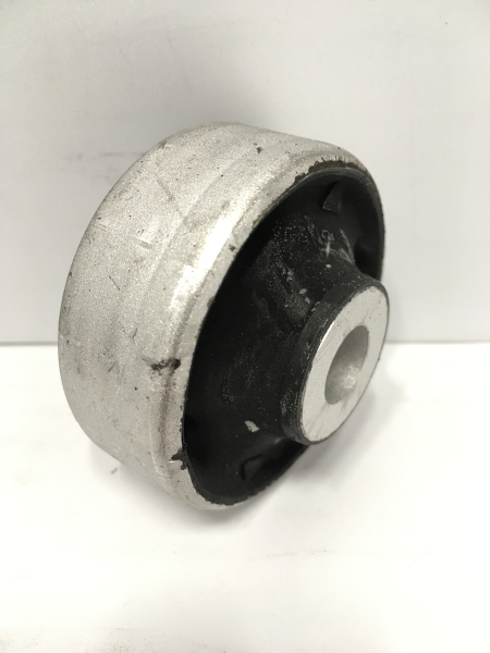 2x LEMFÖRDER Querlenkerlager / Vorderachse, hinten / für AUDI A1, VW GOLF IV etc.